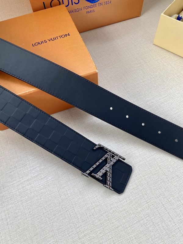 激安ルイヴィトンベルト着用イメージ